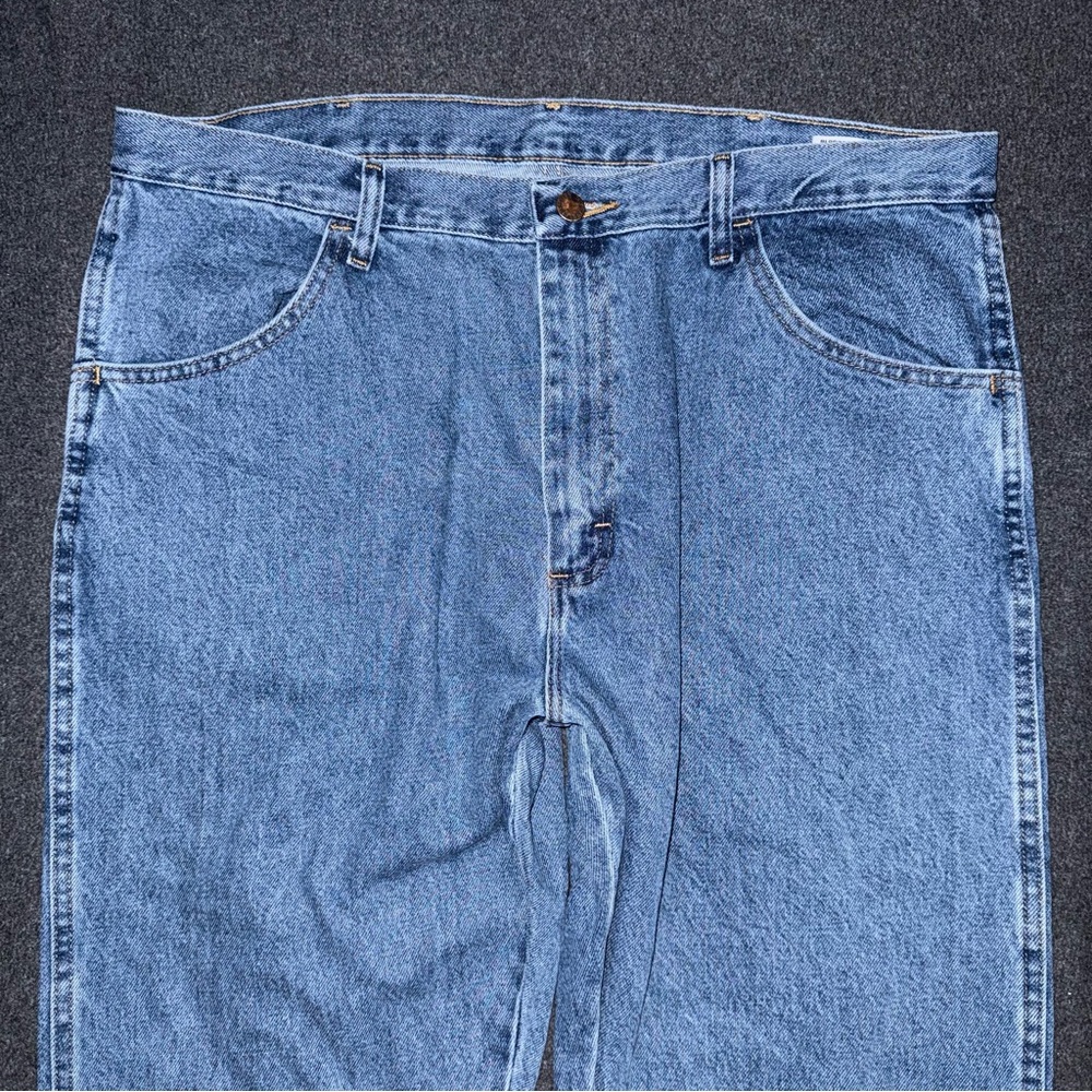 NWT Rustler by Wrangler Men’s Straight Leg Jeans 38x29 Medium Wash 100% Cotton - Picture 4 of 8